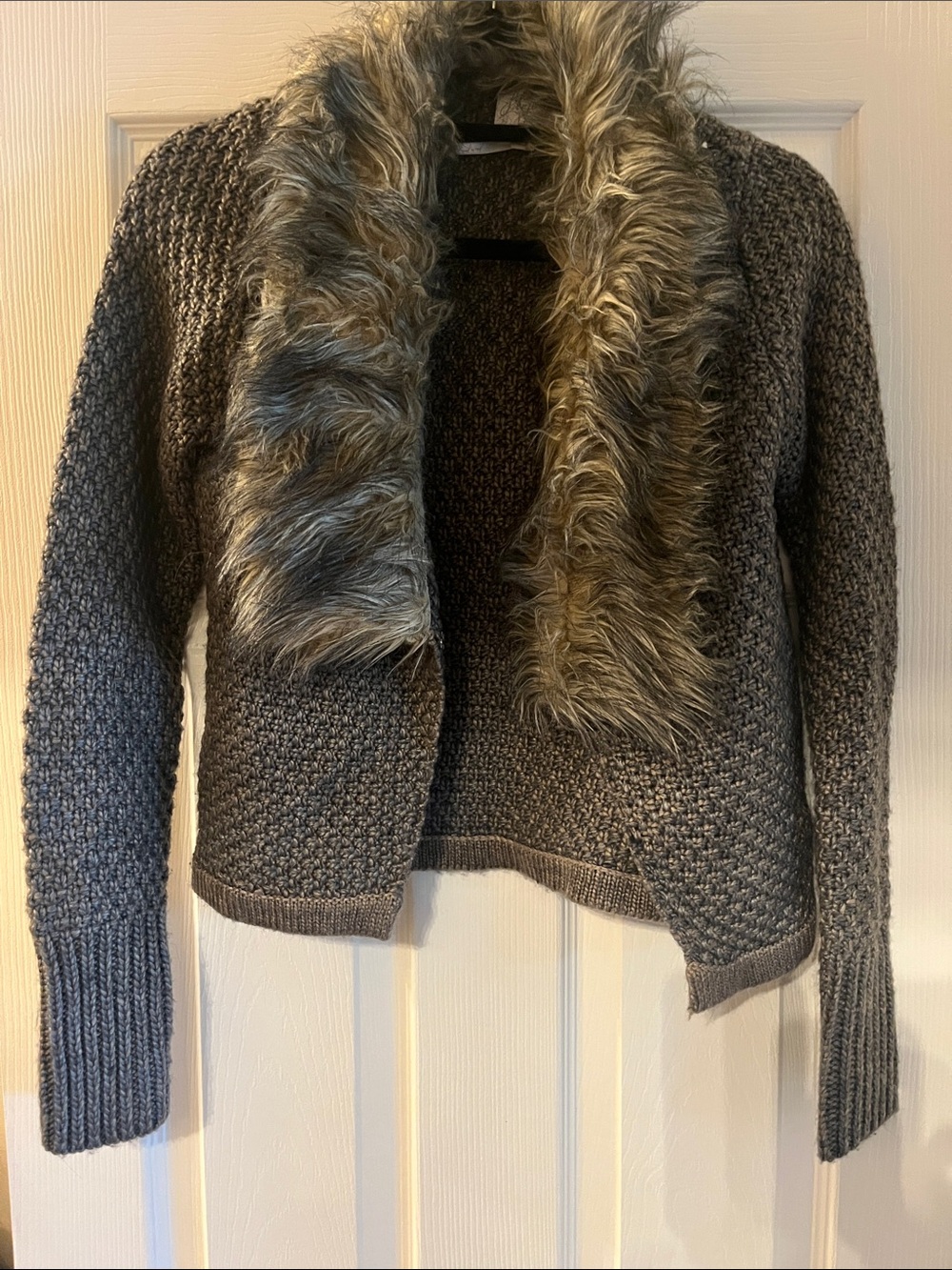 John + Jenn Gray Knit Open-Front Cardigan with Faux Fur Trim